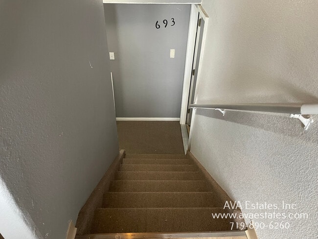 Building Photo - 693 E Laporte Dr