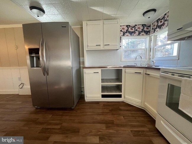 Building Photo - 1298 Black Gap Rd