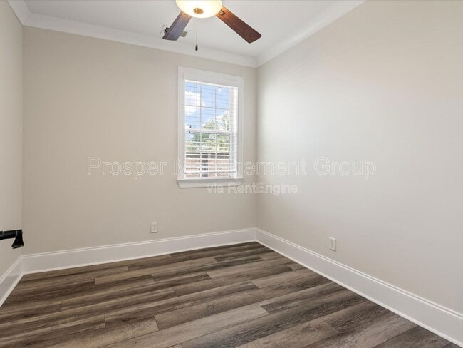 Building Photo - 400 Sumter St