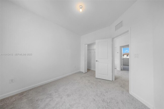 Building Photo - 2448 SE 27th Terrace