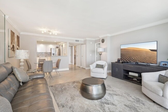 Building Photo - 5440 N Ocean Dr