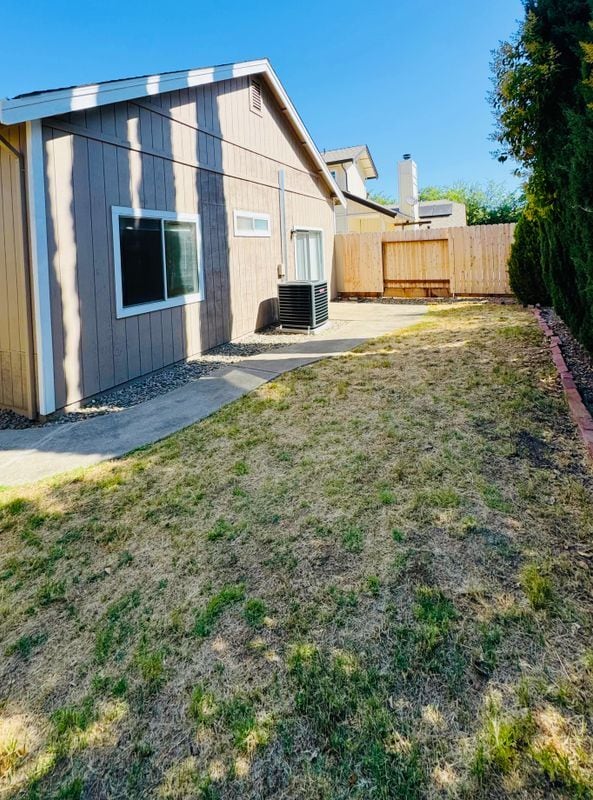 Building Photo - 9255 Guillermina Ct