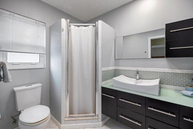 Building Photo - 818 Plum Tree Ln