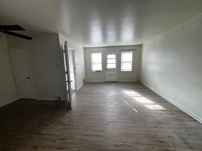 Building Photo - 4039 Balwynne Park Rd