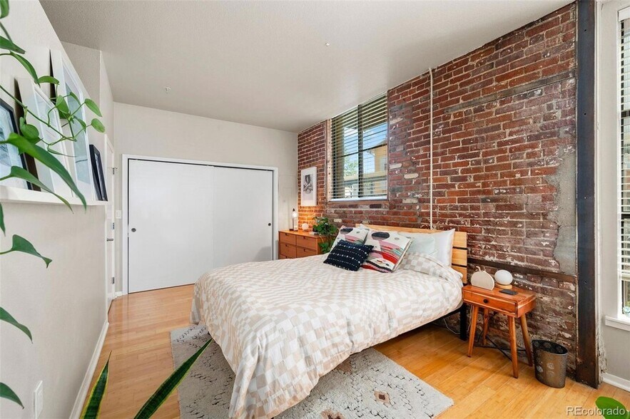 Building Photo - 3225 Blake St