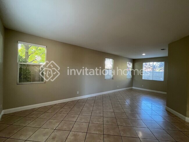 Building Photo - 932 Silverton Cir