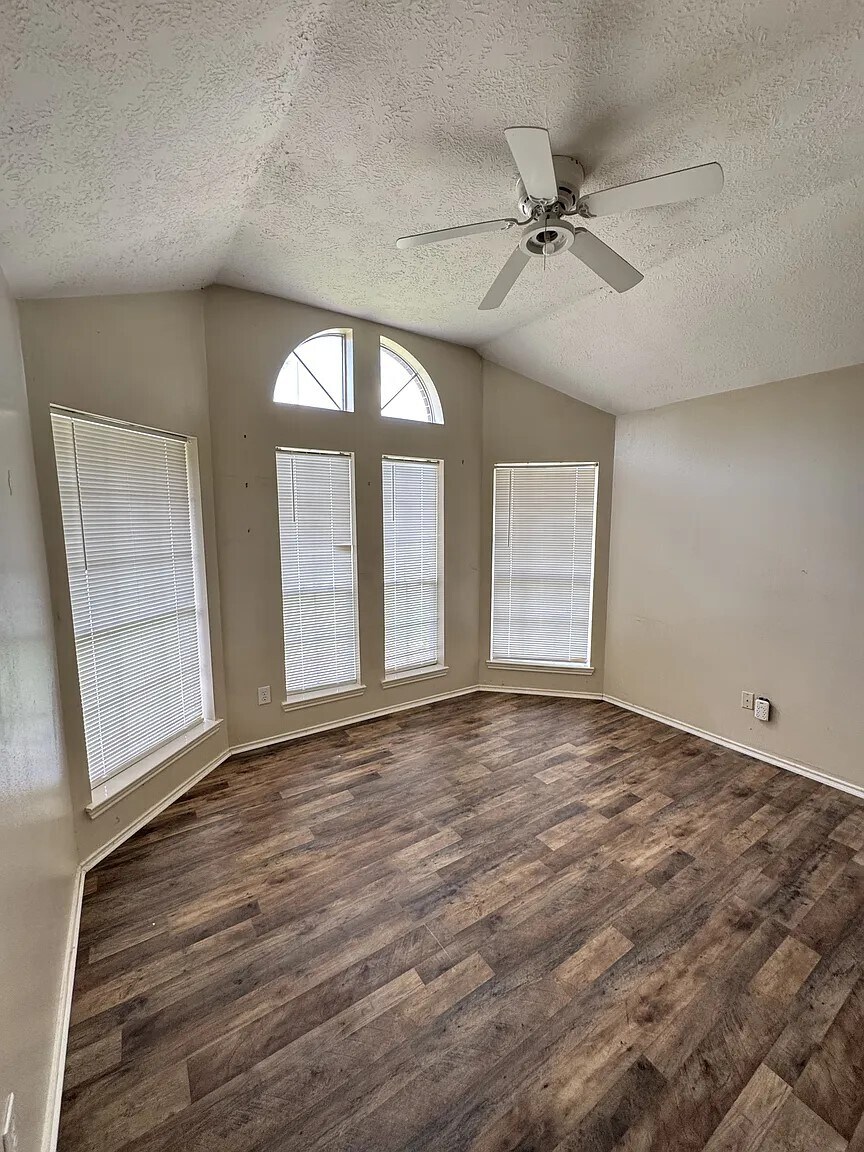 Building Photo - 4619 Trevor Hill Dr