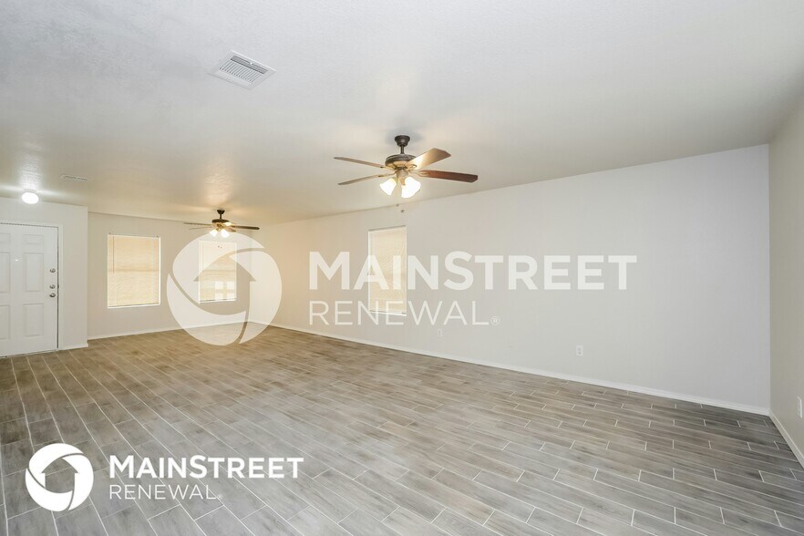Building Photo - 8641 Hawkview Dr