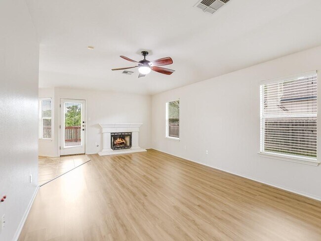 Building Photo - 2805 Feathercrest Dr