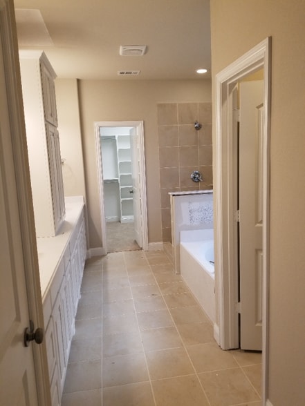 Building Photo - 15609 Canyon Ridge