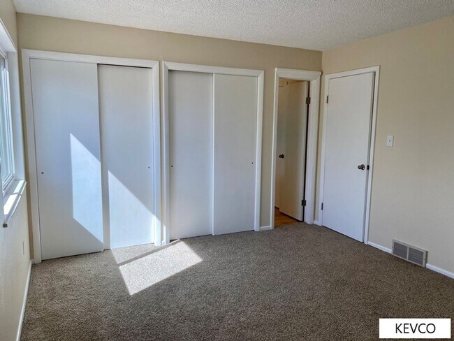 Building Photo - Sprawling Four Bedroom Home