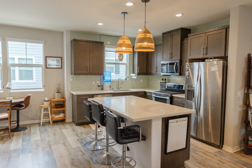 Building Photo - 505 Lark Way