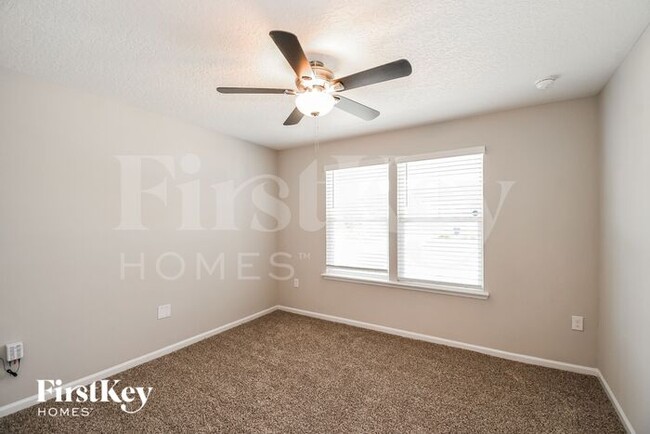 Building Photo - 8041 Arctic Fox Rd