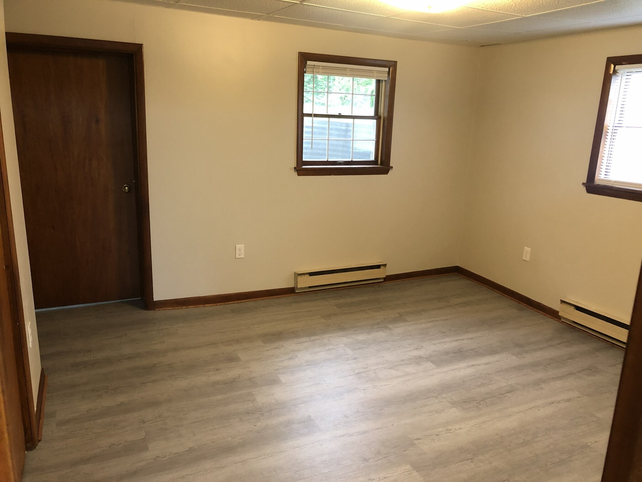 Building Photo - 2014 Willow Way Dr