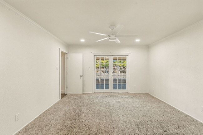 Building Photo - Beautiful 3 bed, 2 bath w/ bonus Room, loc...
