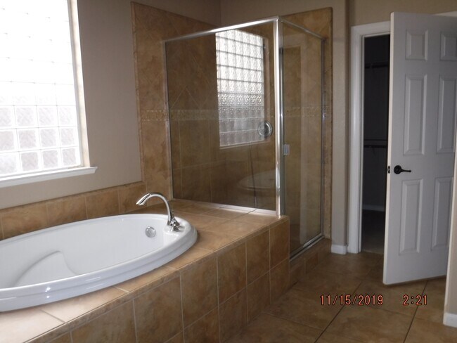 Building Photo - 1127 Manchester Way