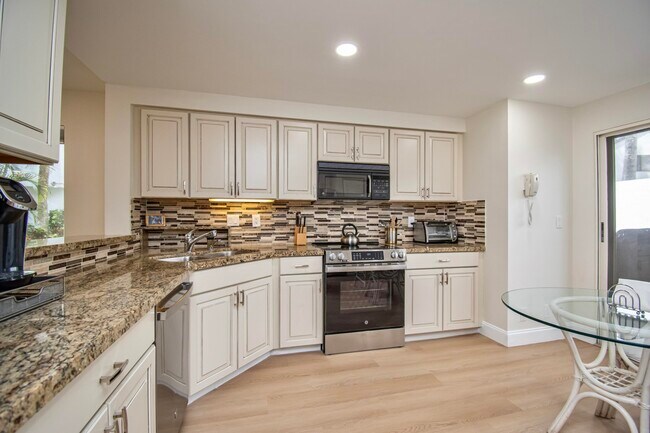 Building Photo - 7248 Clunie Pl