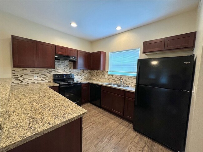 Building Photo - 1915 Dartmouth St