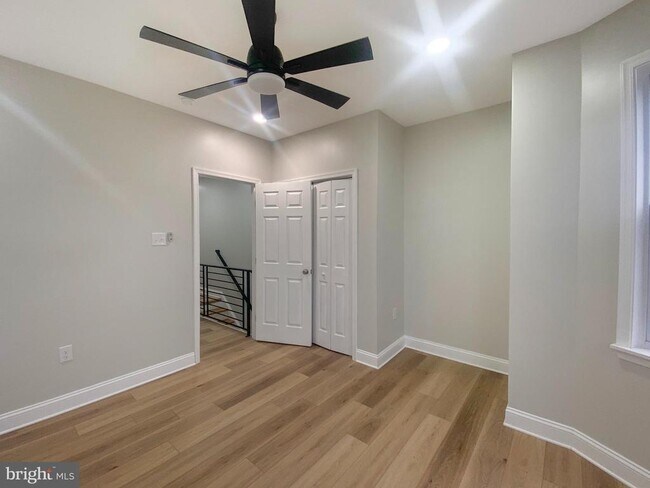 Building Photo - 5860 Osage Ave