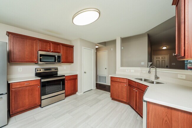 Building Photo - 2021 Bentwood St