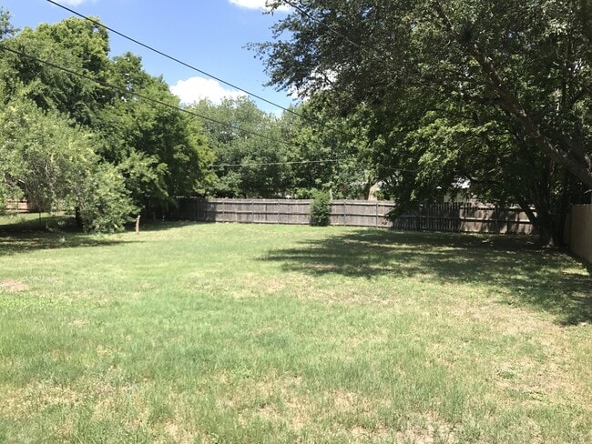 Building Photo - Single Family Home