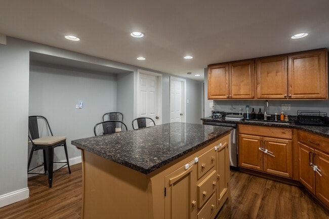 Building Photo - 4038 N Lavergne Ave