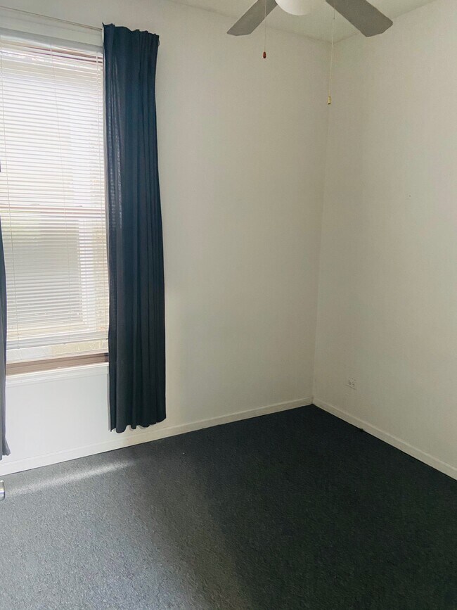 Building Photo - 1656 N Talman Ave