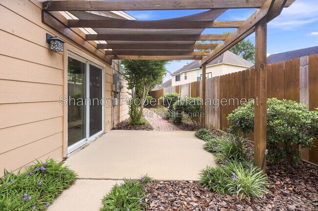 Building Photo - 7239 N Hearthstone Green Dr