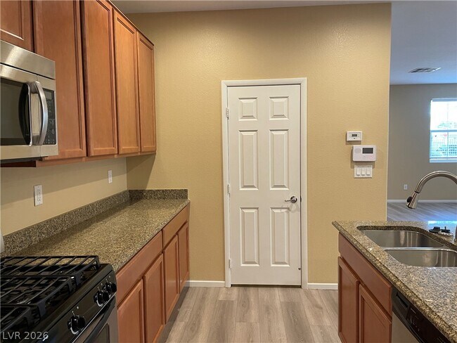 Building Photo - 8620 Rowland Bluff Ave