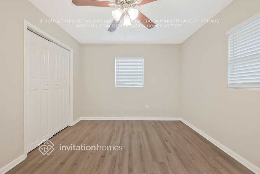 Building Photo - 6000 Balboa Dr