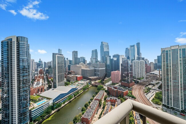 Building Photo - 501 N Clinton St