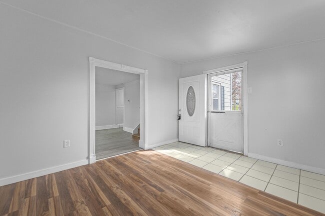 Building Photo - 520 Lincoln Ave