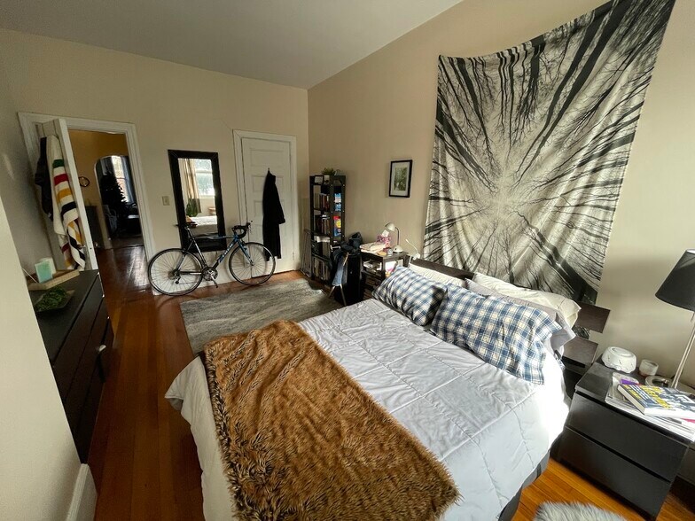 Building Photo - 591 Beacon St