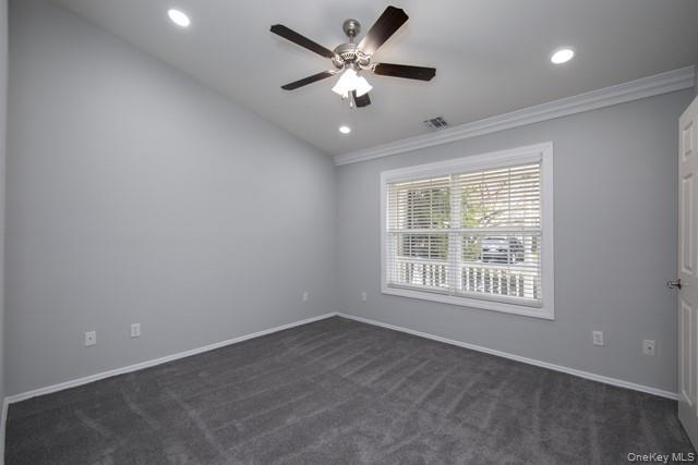 Building Photo - 109 Village Green Dr