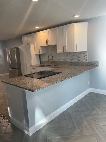 Building Photo - 1760 Tee Dee Ln