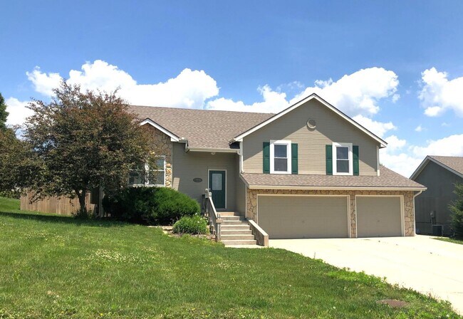 Building Photo - 2132 Shenandoah Dr