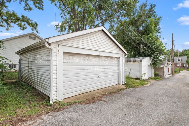 Building Photo - 6265 Hoffman Ave