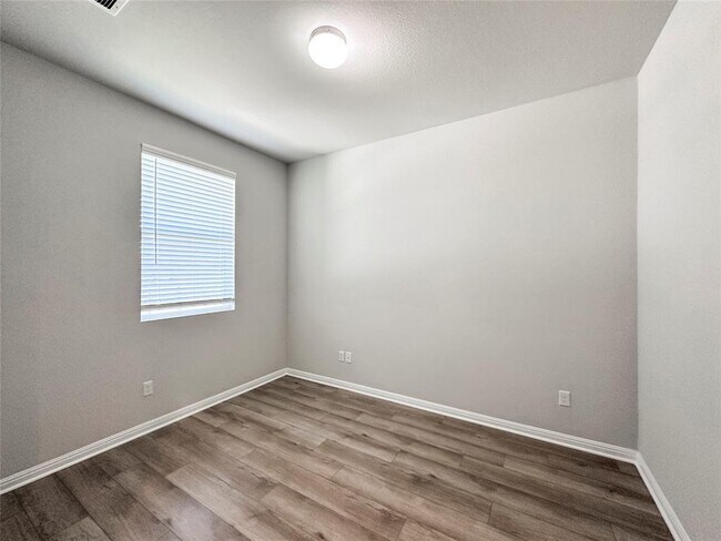 Building Photo - 409 Palo Brea Lp