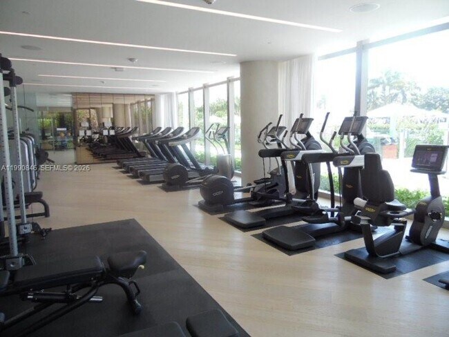 Building Photo - 10203 Collins Ave