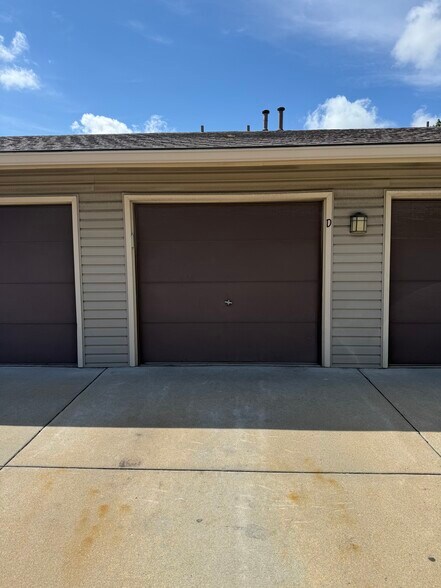 Building Photo - 1335 Gifford Ct