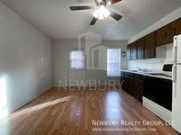 Building Photo - 33 Hickory St