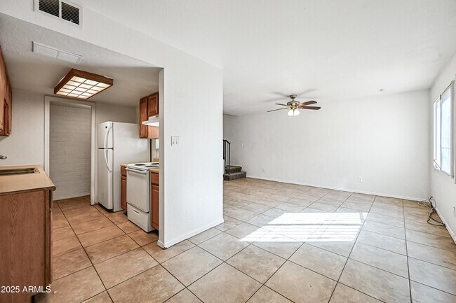 Building Photo - 4240 S 46th Pl