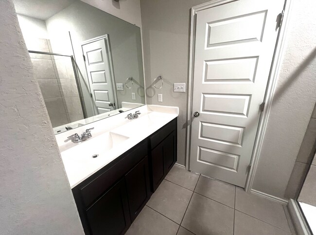 Building Photo - 7851 Abbey Pl