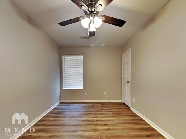 Building Photo - 15403 Hickory Dale St