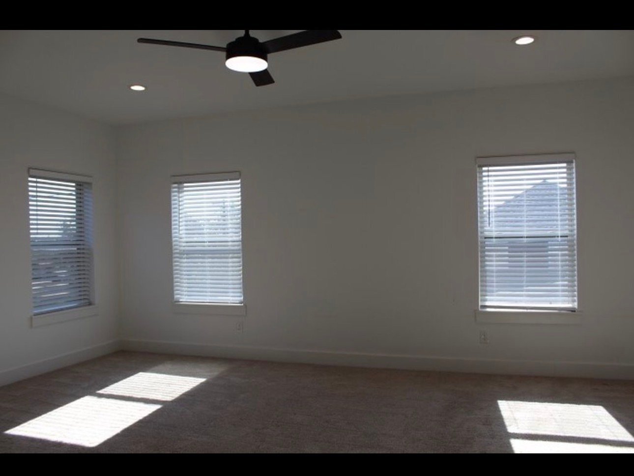 Building Photo - 1630 Davis Ave