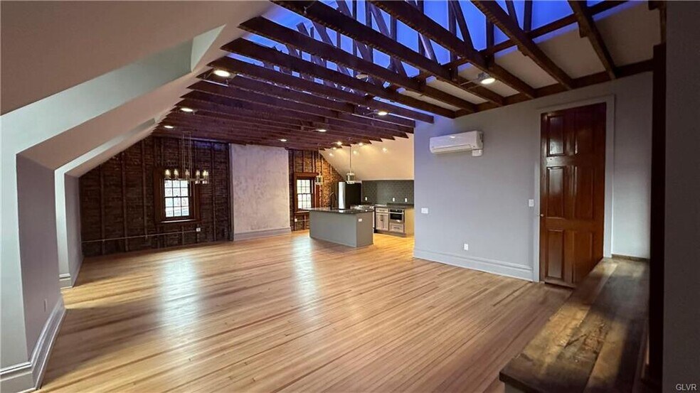 Building Photo - 214 Spring Garden St