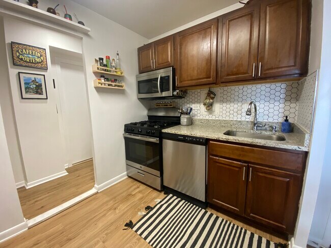 Building Photo - 5340 Holmes Run Pkwy