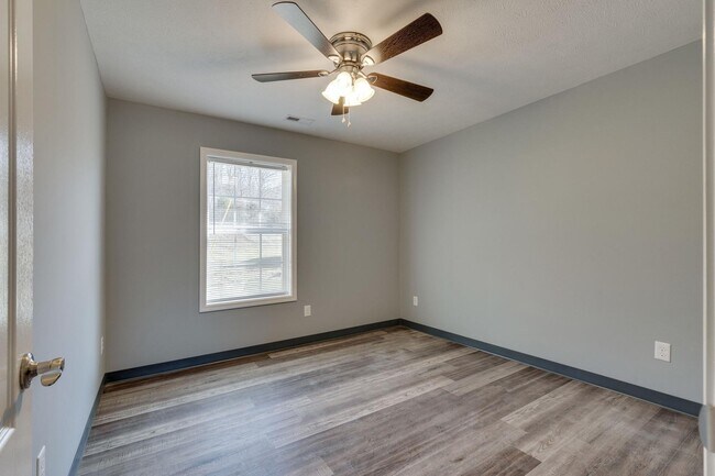 Building Photo - 407 Sims Ave