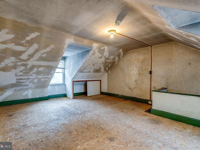 Building Photo - 524 Howard Ave