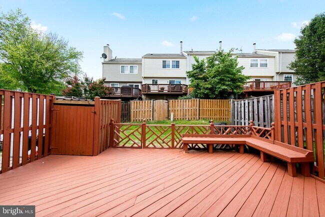 Building Photo - 6324 Lightburn Ct